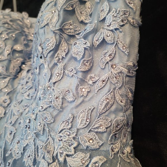 Light blue dress - Picture 2 of 9